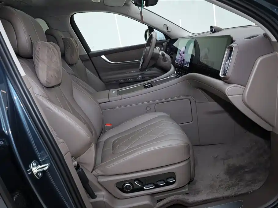 AITO Ask the world M9