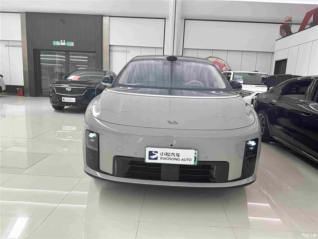 Li Auto i8, 2025 3