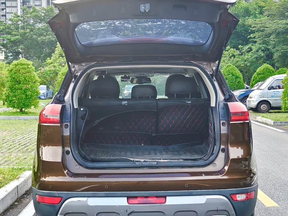 Geely Atlas