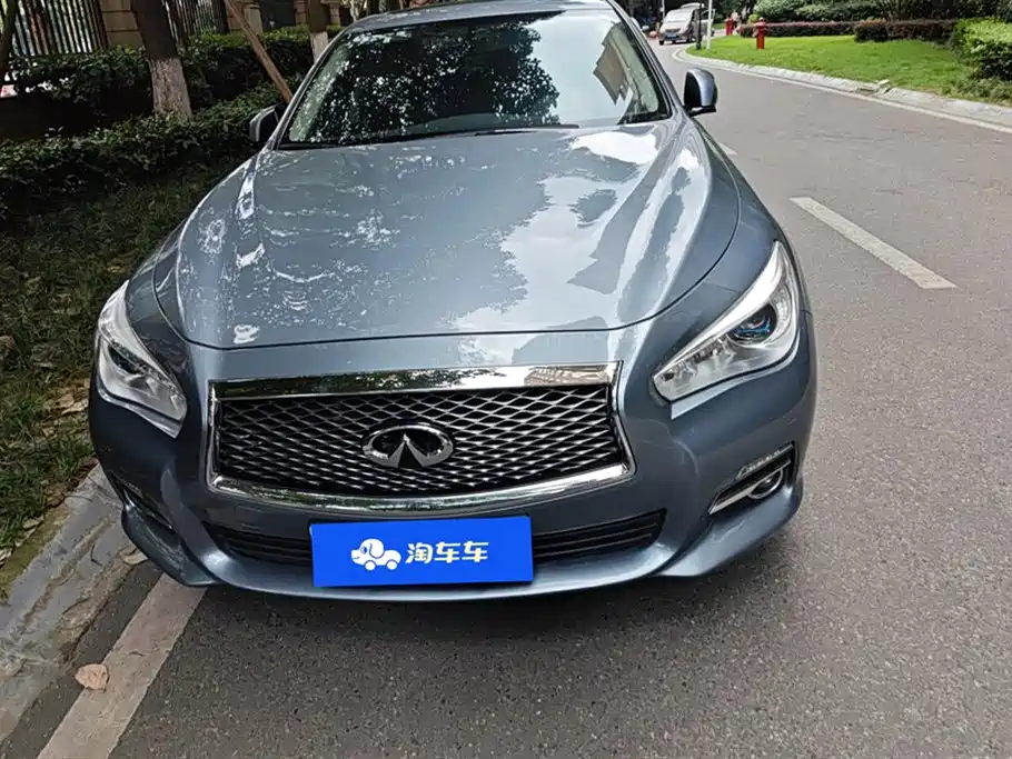 Infiniti Q50L