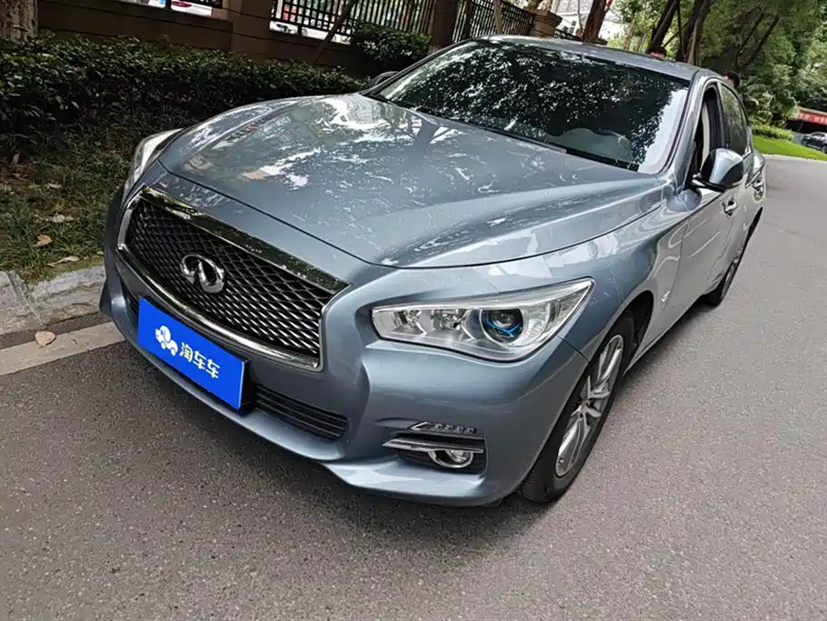 Infiniti Q50L