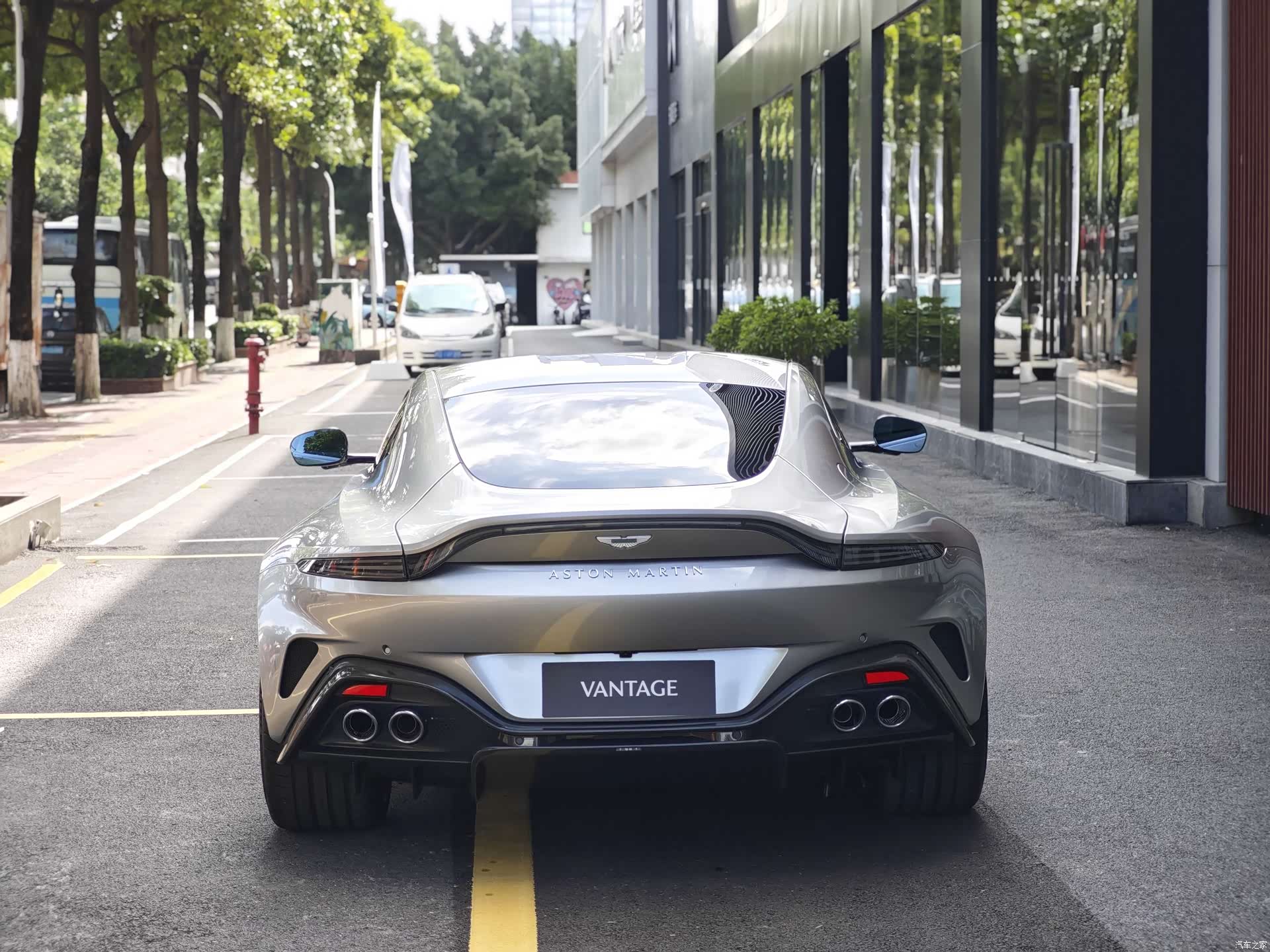 Aston Martin Vantage, 2025 8