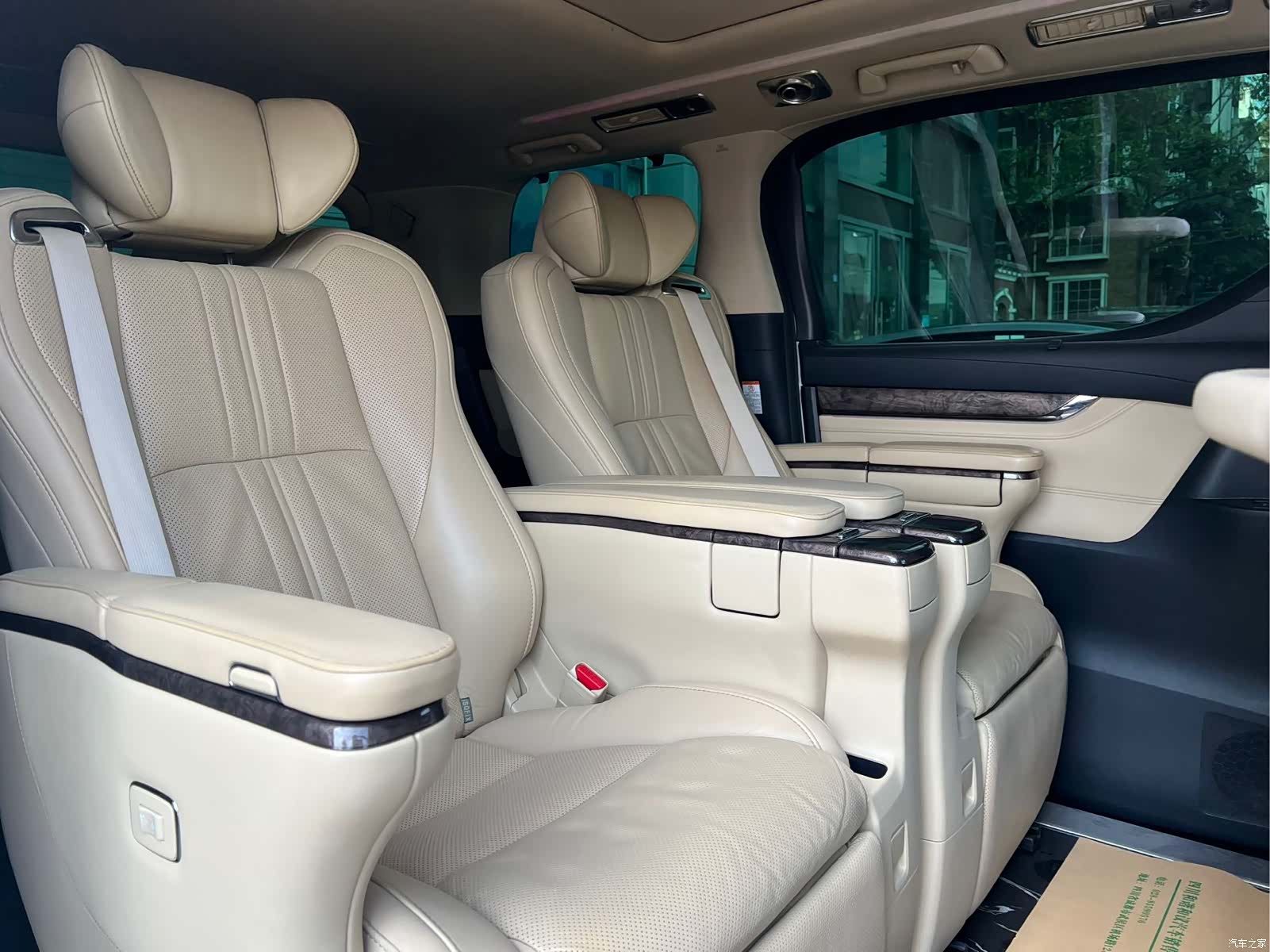 Toyota Alphard, 2020 7