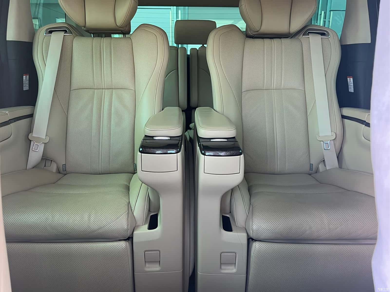 Toyota Alphard, 2020 14