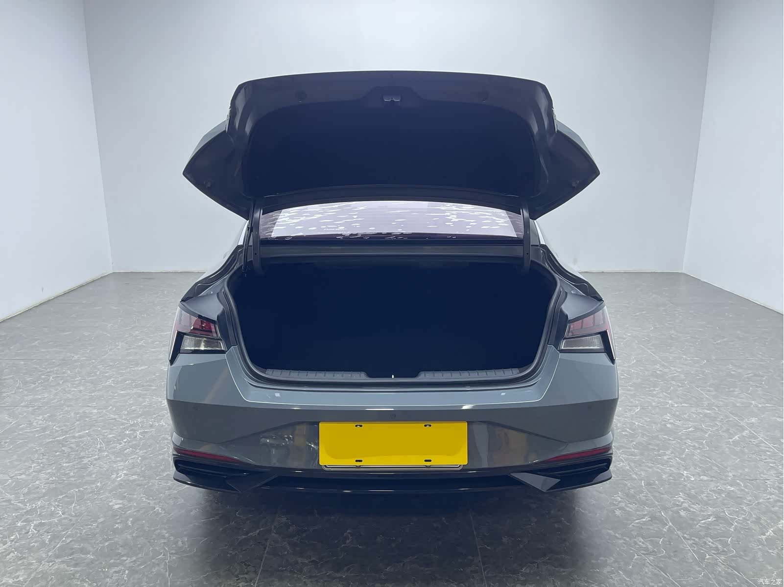 Hyundai Elantra, 2021 7