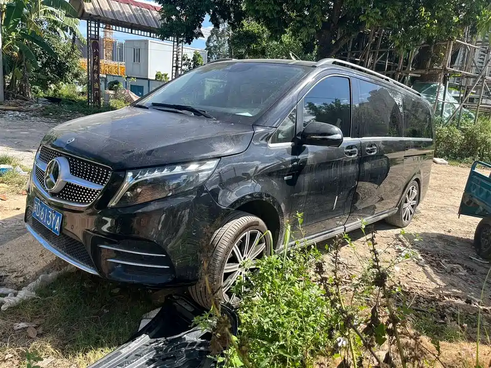 Mercedes-Benz V-class