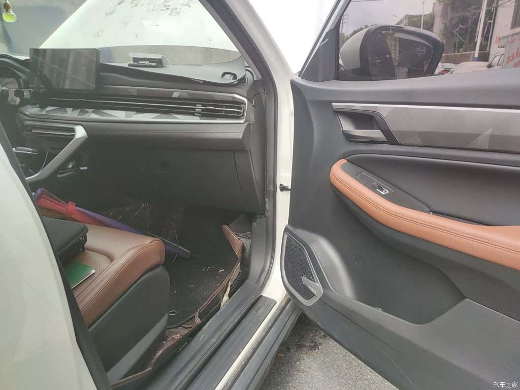 Geely X6, 2023 21