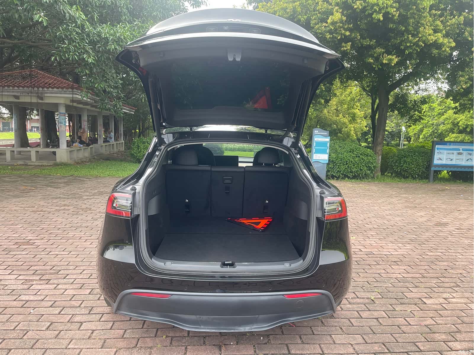 Tesla Model Y, 2021 8