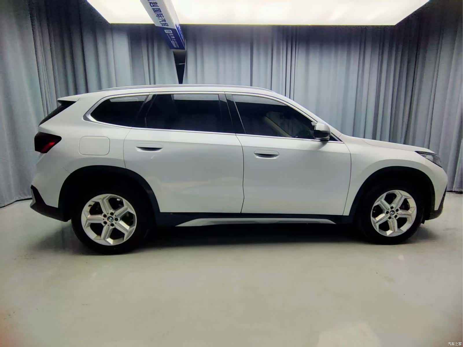 BMW X1, 2023 все фото