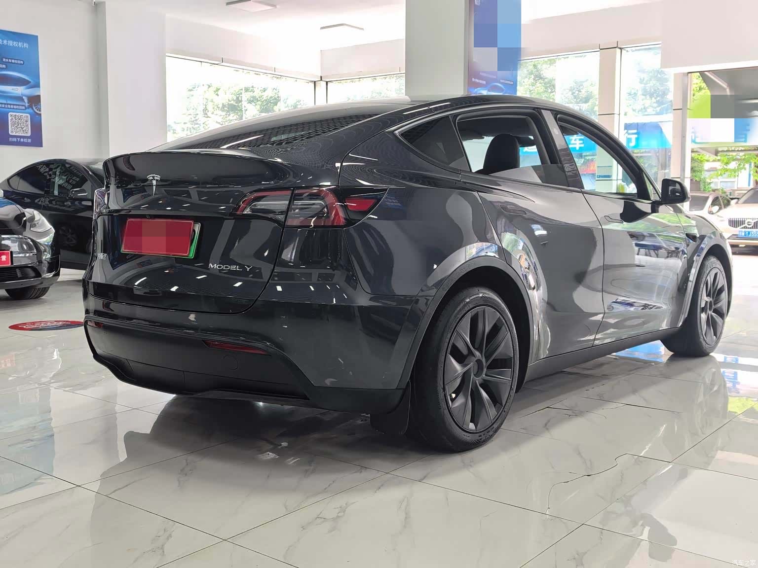 Tesla Model Y, 2024 9