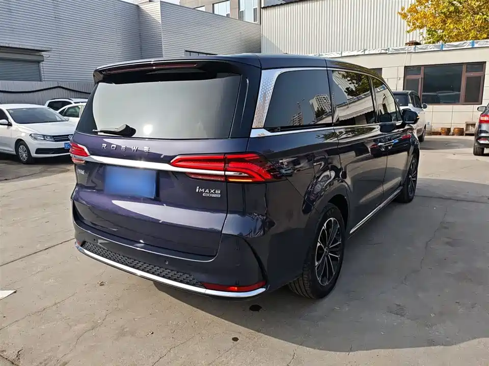 Roewe iMAX8