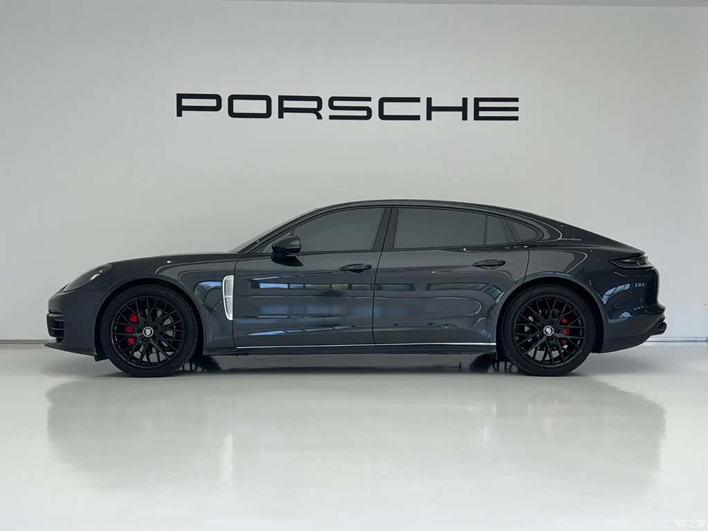 Porsche Panamera, 2022 2
