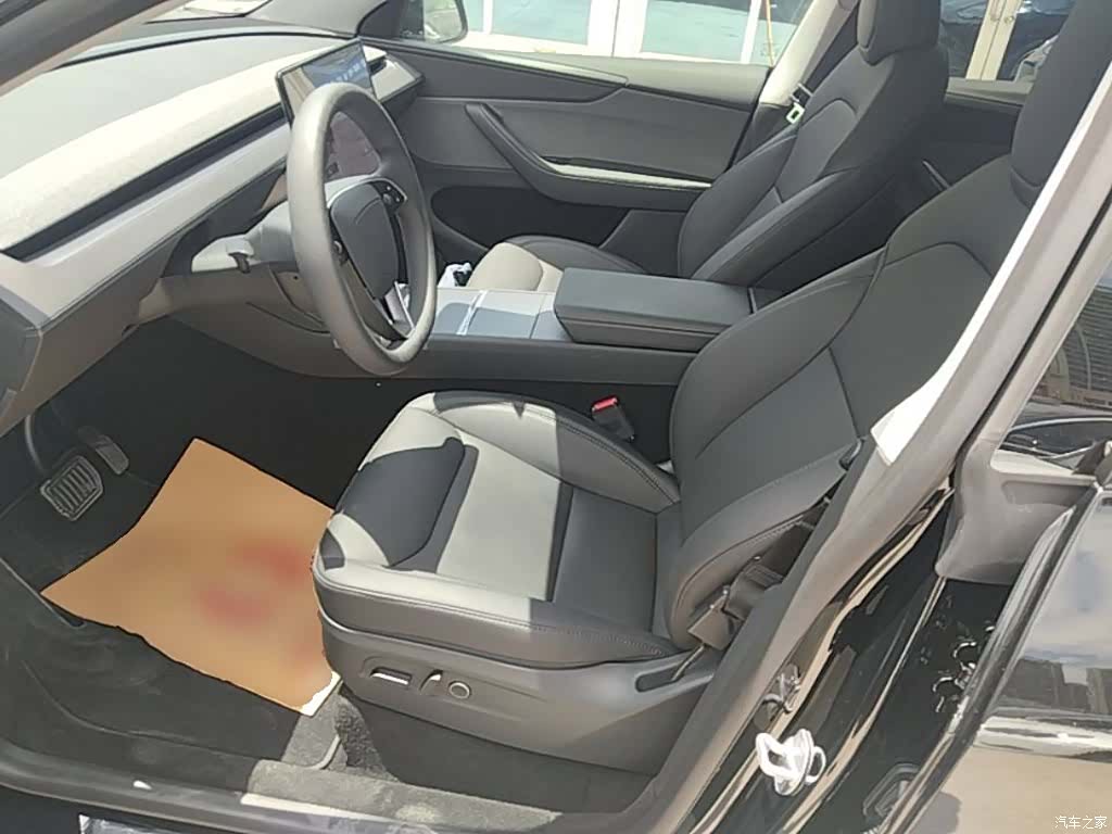 Tesla Model Y, 2025 15