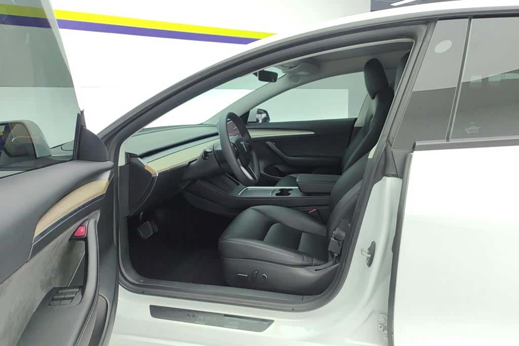 Tesla Model 3, 2023 9