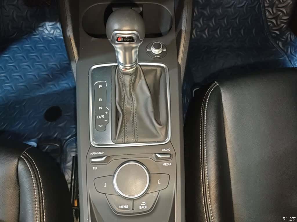 Audi Q2L, 2020 10