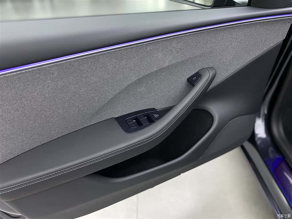 Tesla Model 3, 2025 20