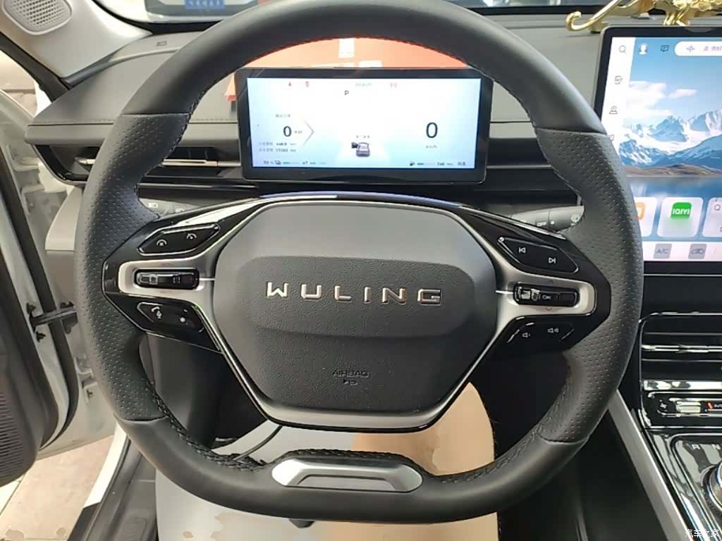 Wuling Starlight, 2025 11