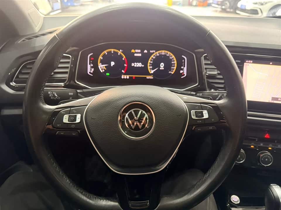 Volkswagen T-ROC exploring Songs
