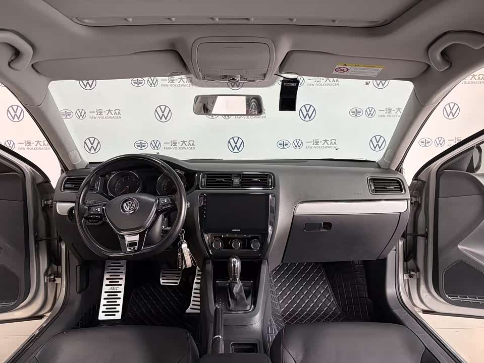 Volkswagen Sagitar