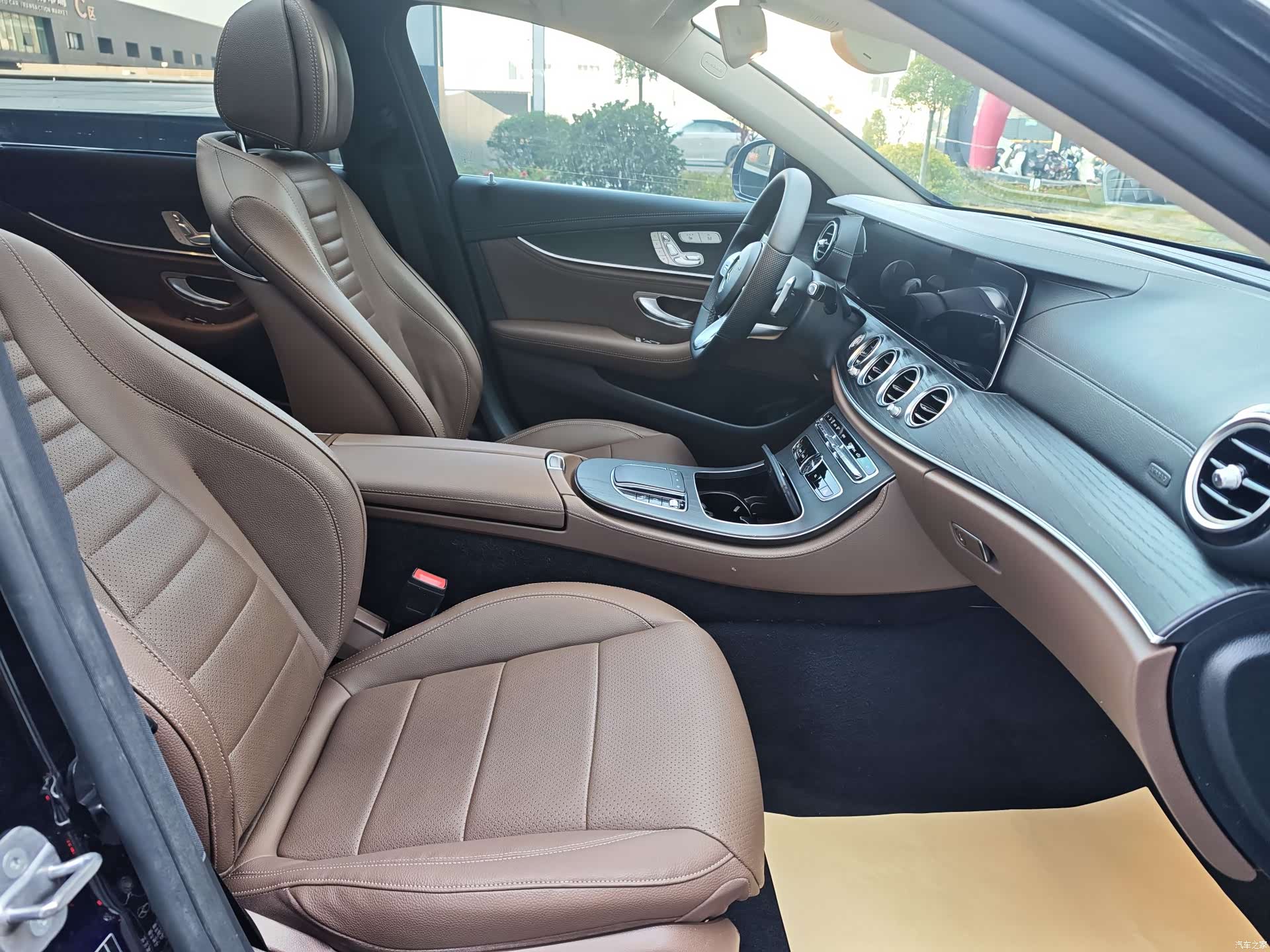 Mercedes-Benz E-Class, 2020 20