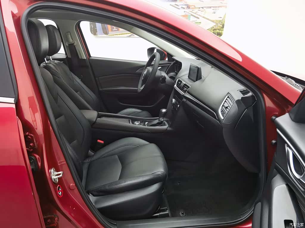 Mazda Mazda3, 2018 23