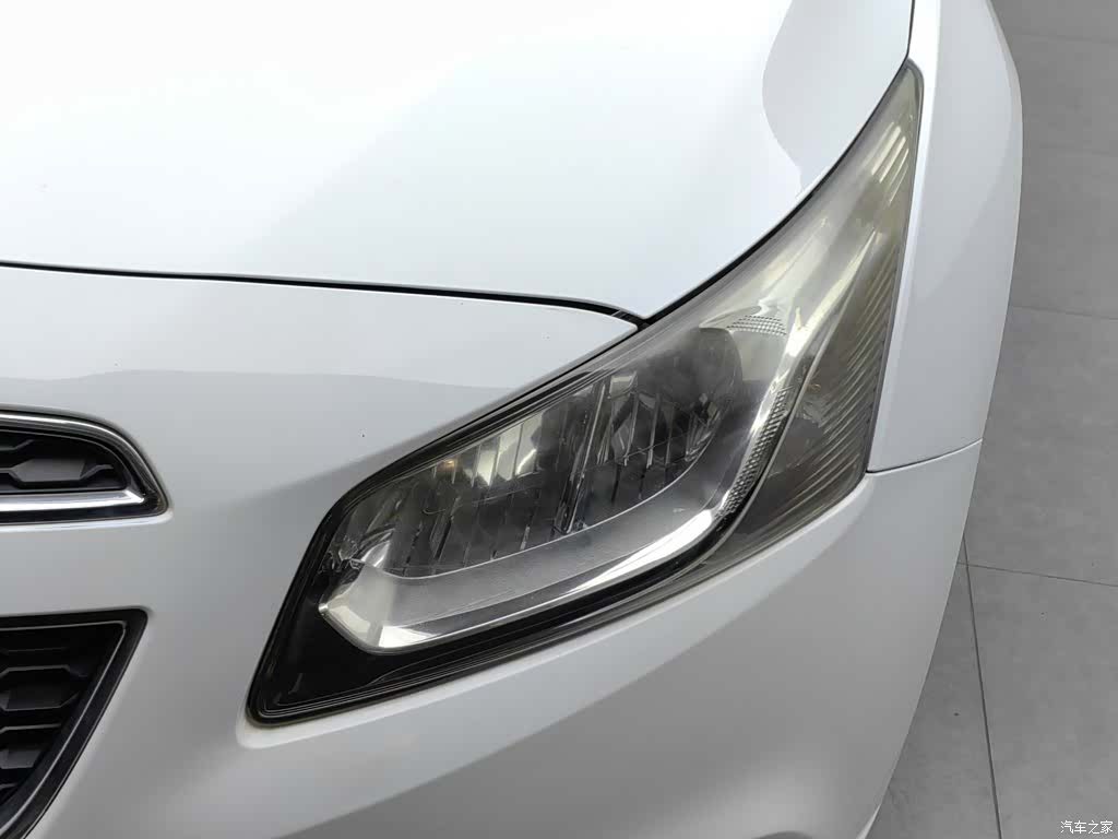 Chevrolet SE, 2015 7