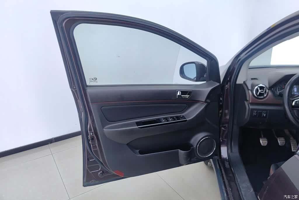BAIC Q25, 2016 7