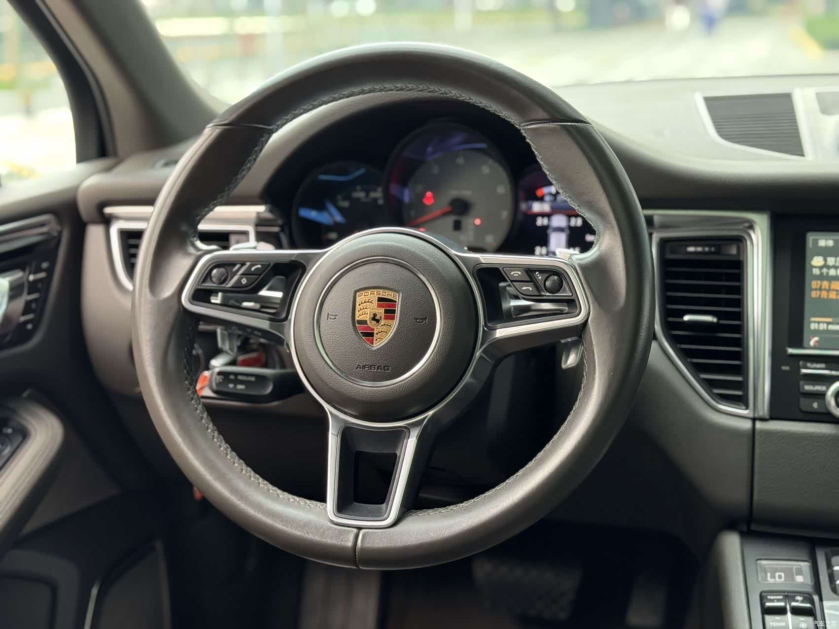 Porsche Macan, 2016 8