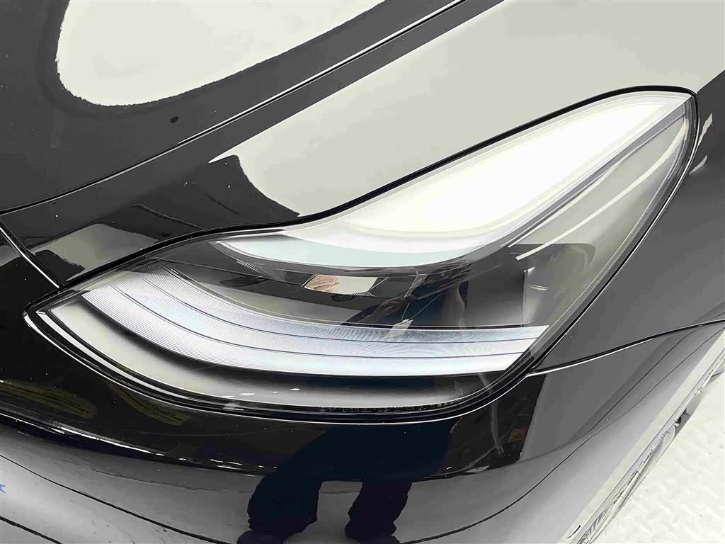 Tesla Model Y, 2024 17