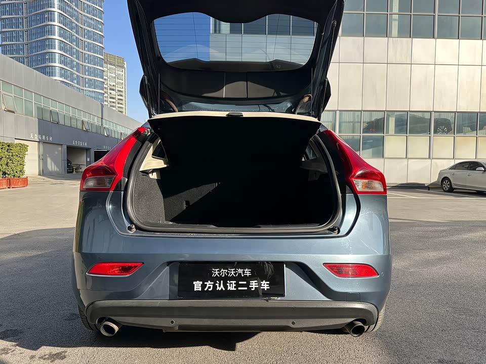 Volvo V40