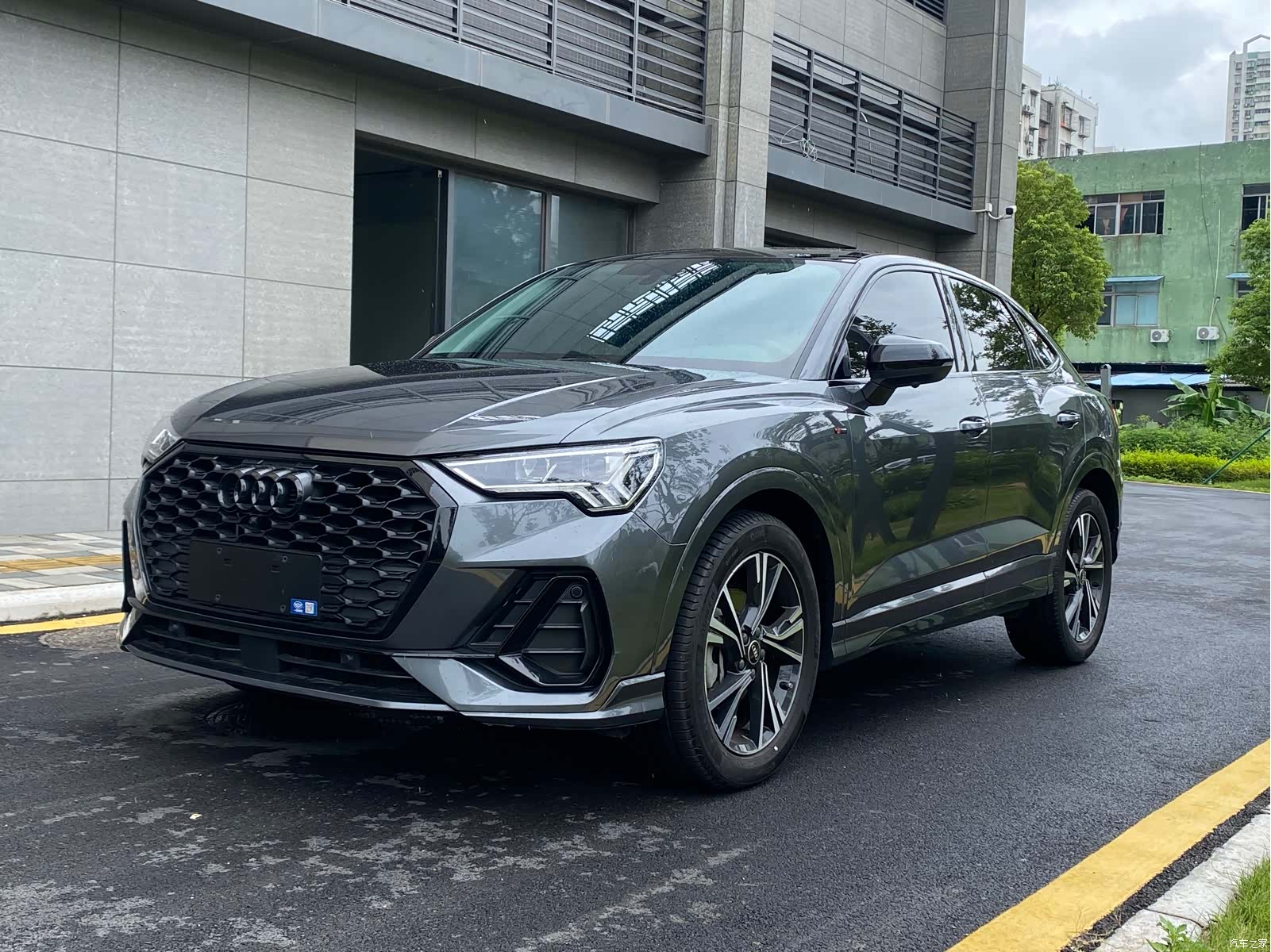 Audi Q3, 2023 1