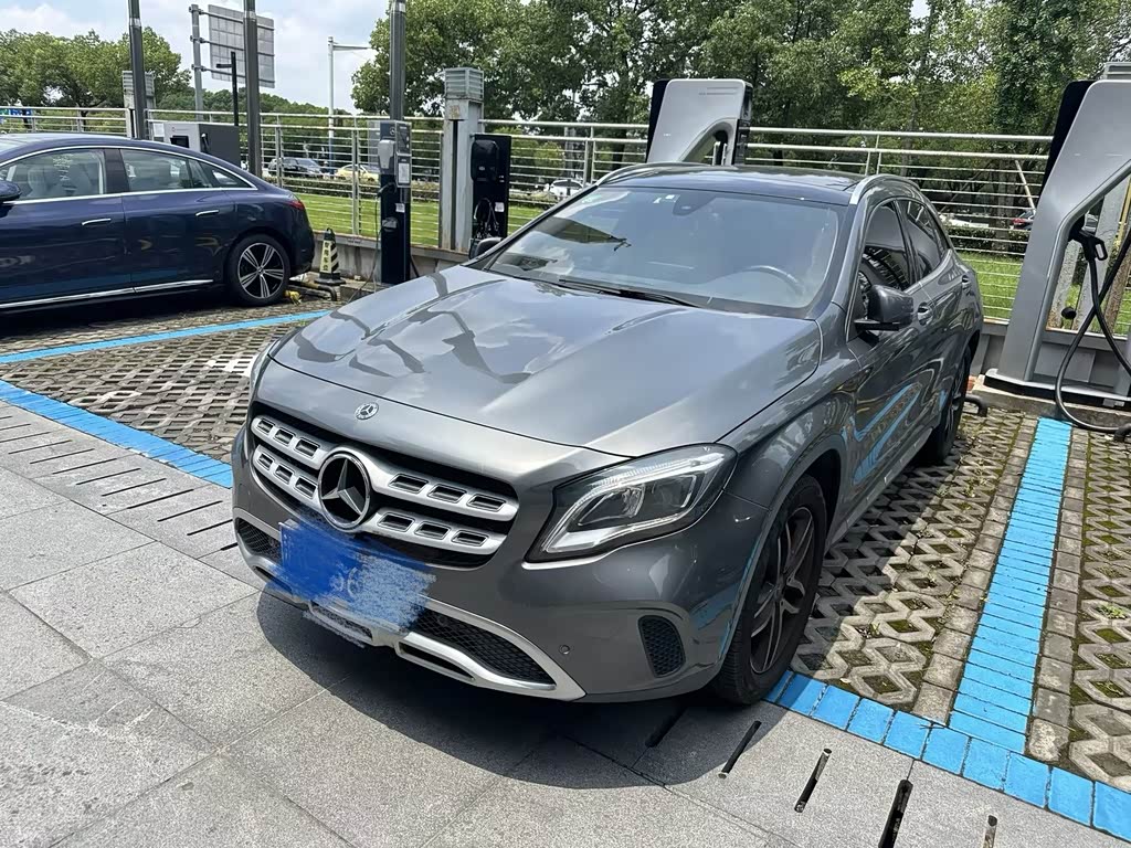 Mercedes-Benz GLA