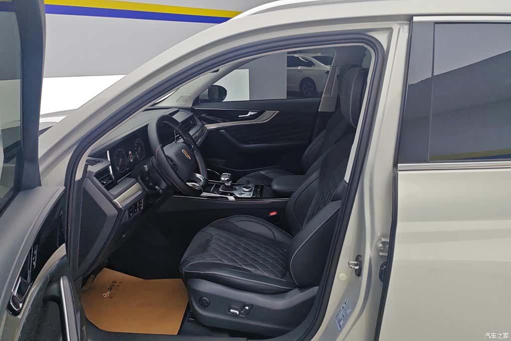 Hongqi HS5, 2021 9