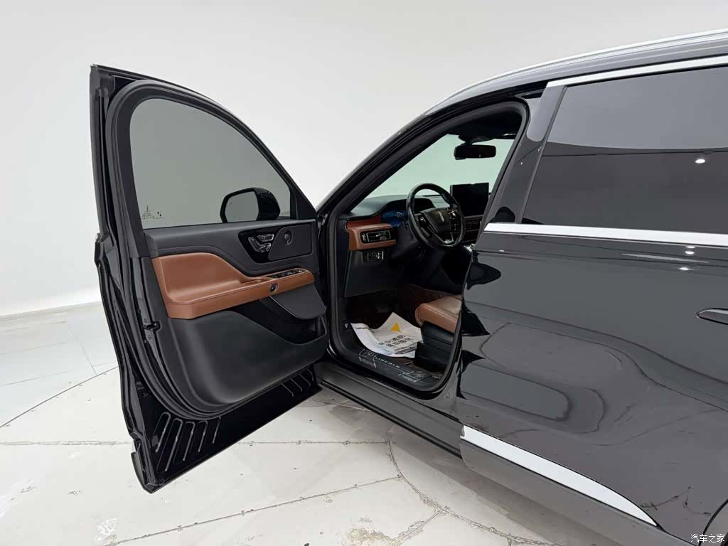 Lincoln Aviator, 2021 13