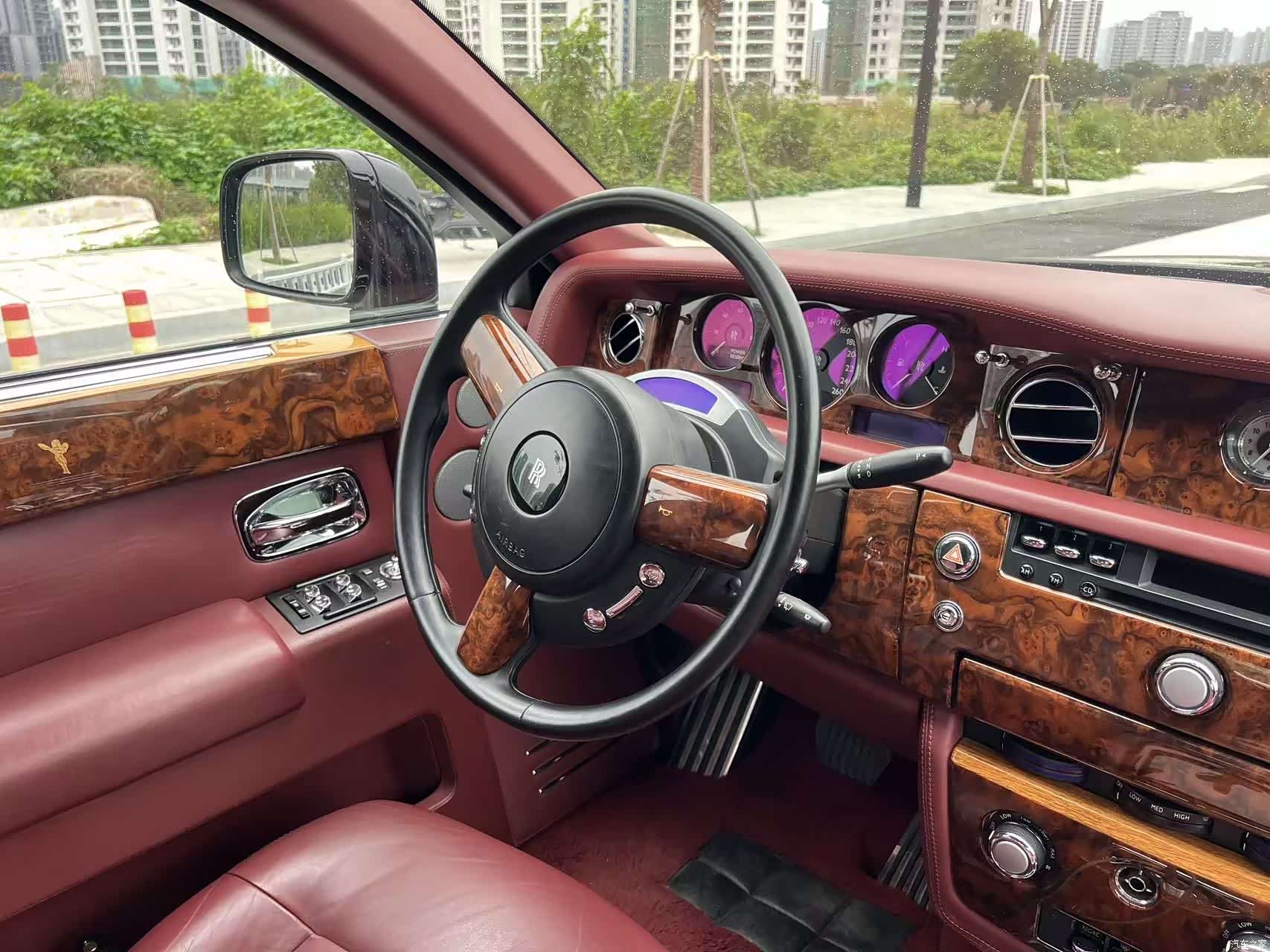 Rolls-Royce Phantom, 2011 4