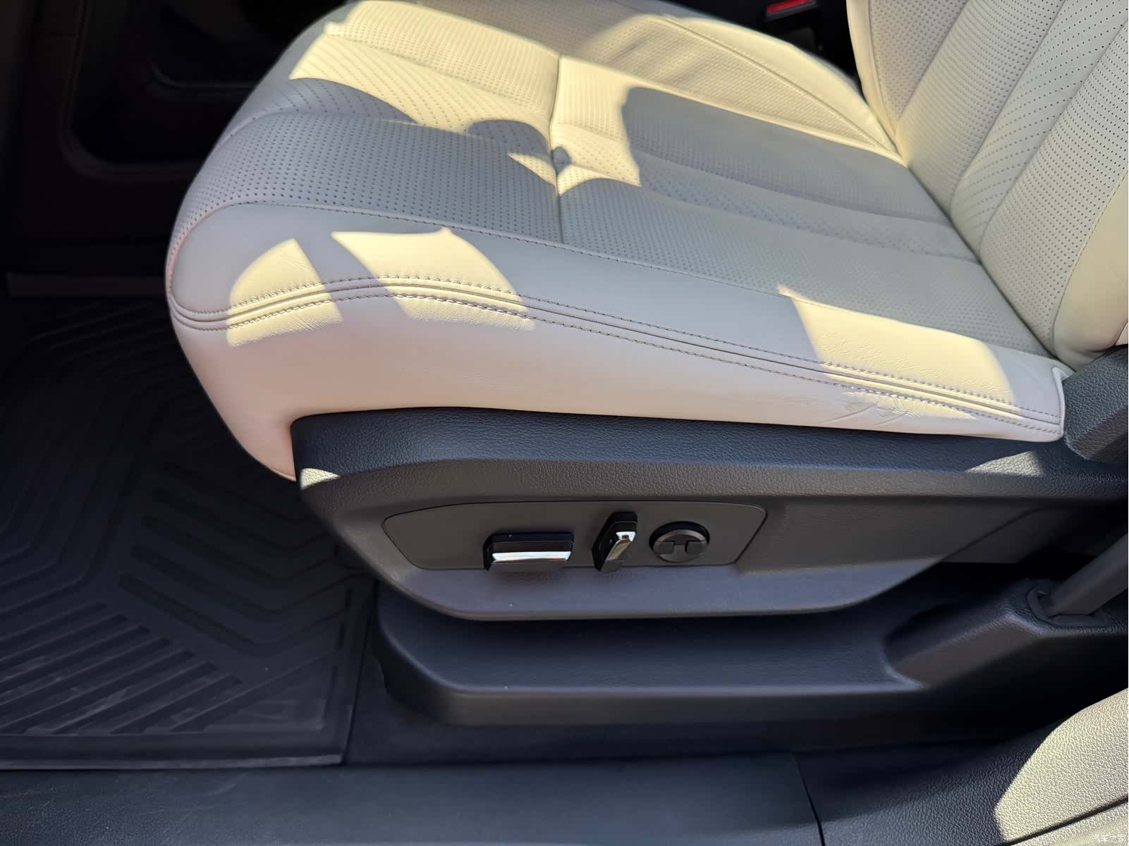NIO ES8, 2021 7