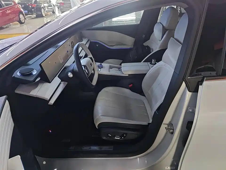 Geely Galaxy Galaxy E8