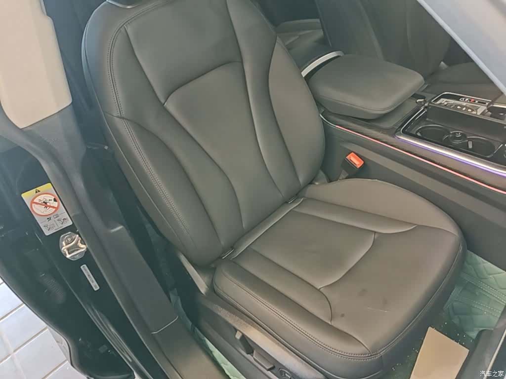 Audi Q8, 2021 25