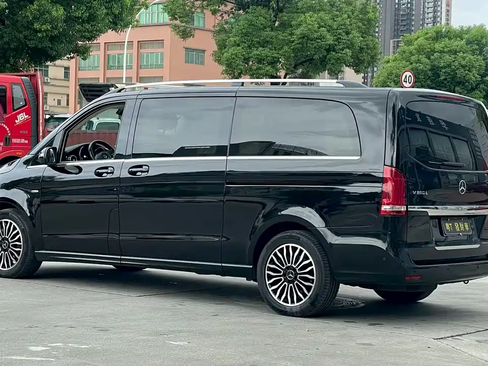 Mercedes-Benz V-class