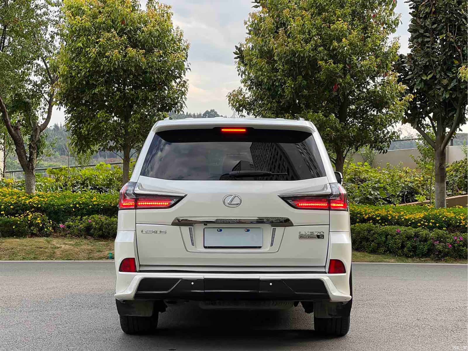 Lexus LX, 2016 10