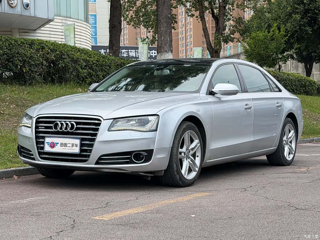 Audi A8L, 2011 1