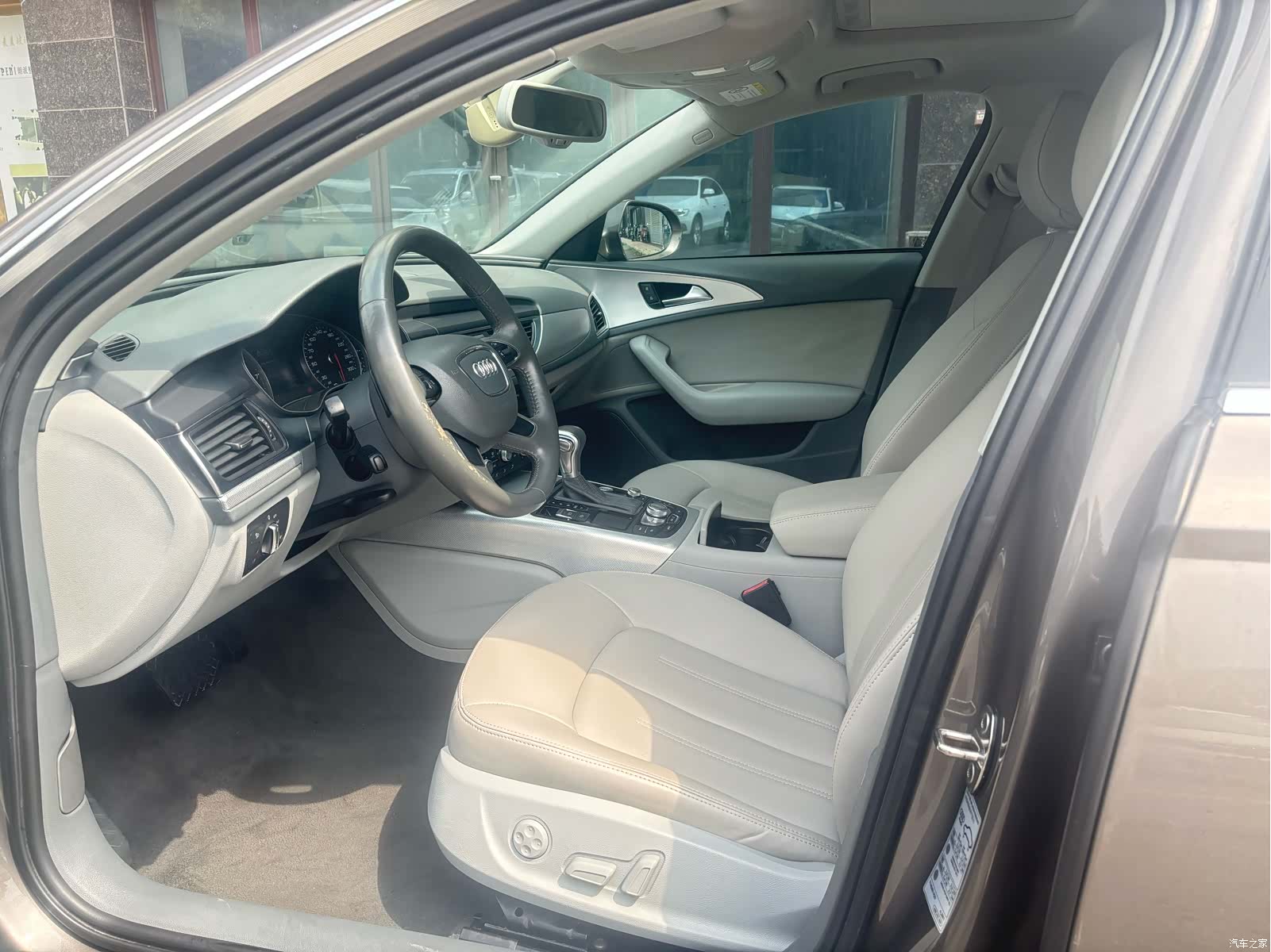 Audi A6L, 2014 9