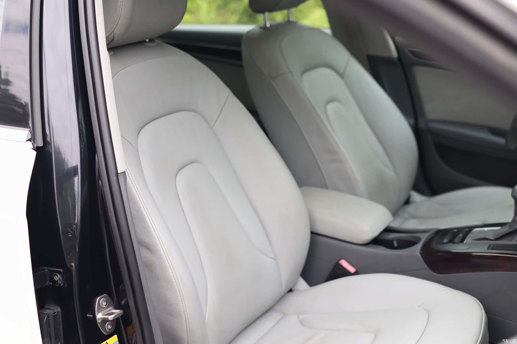 Audi A4L, 2013 25