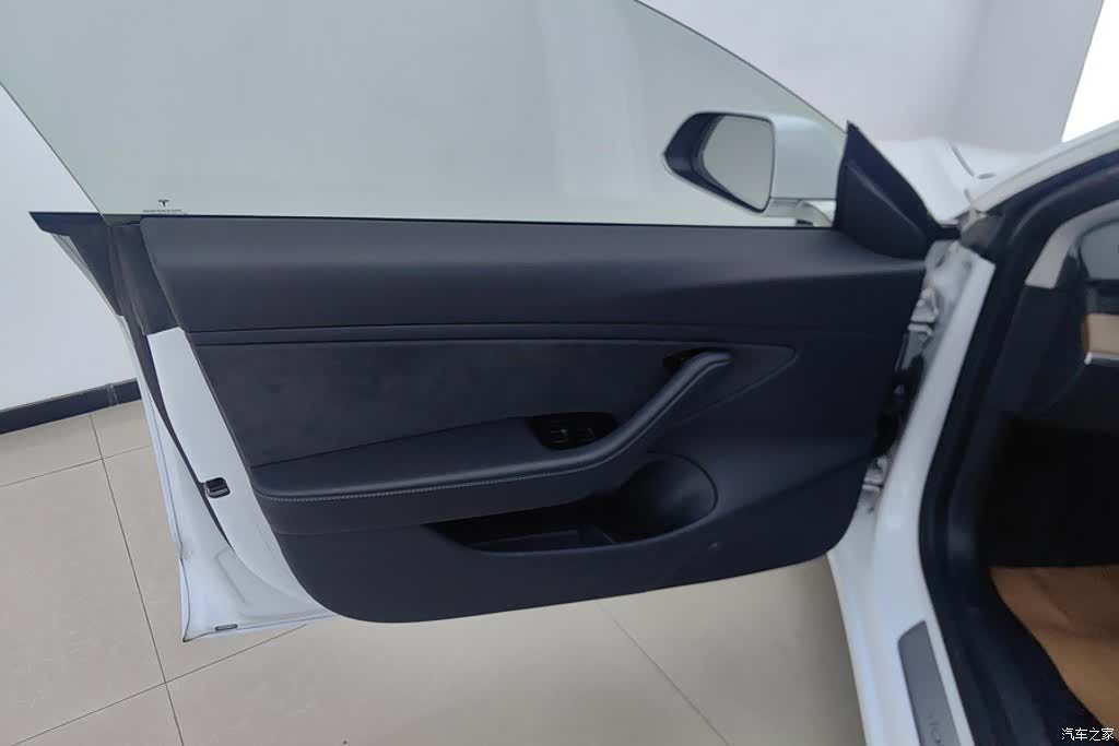 Tesla Model 3, 2019 7
