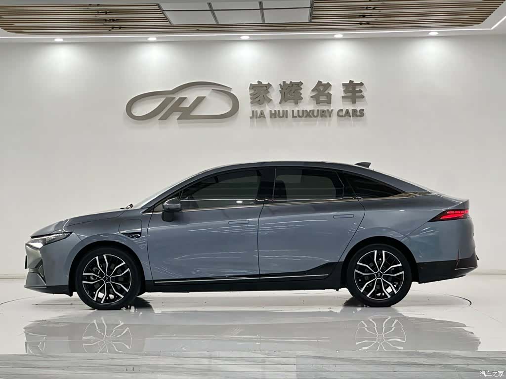 Xpeng P5, 2022 4