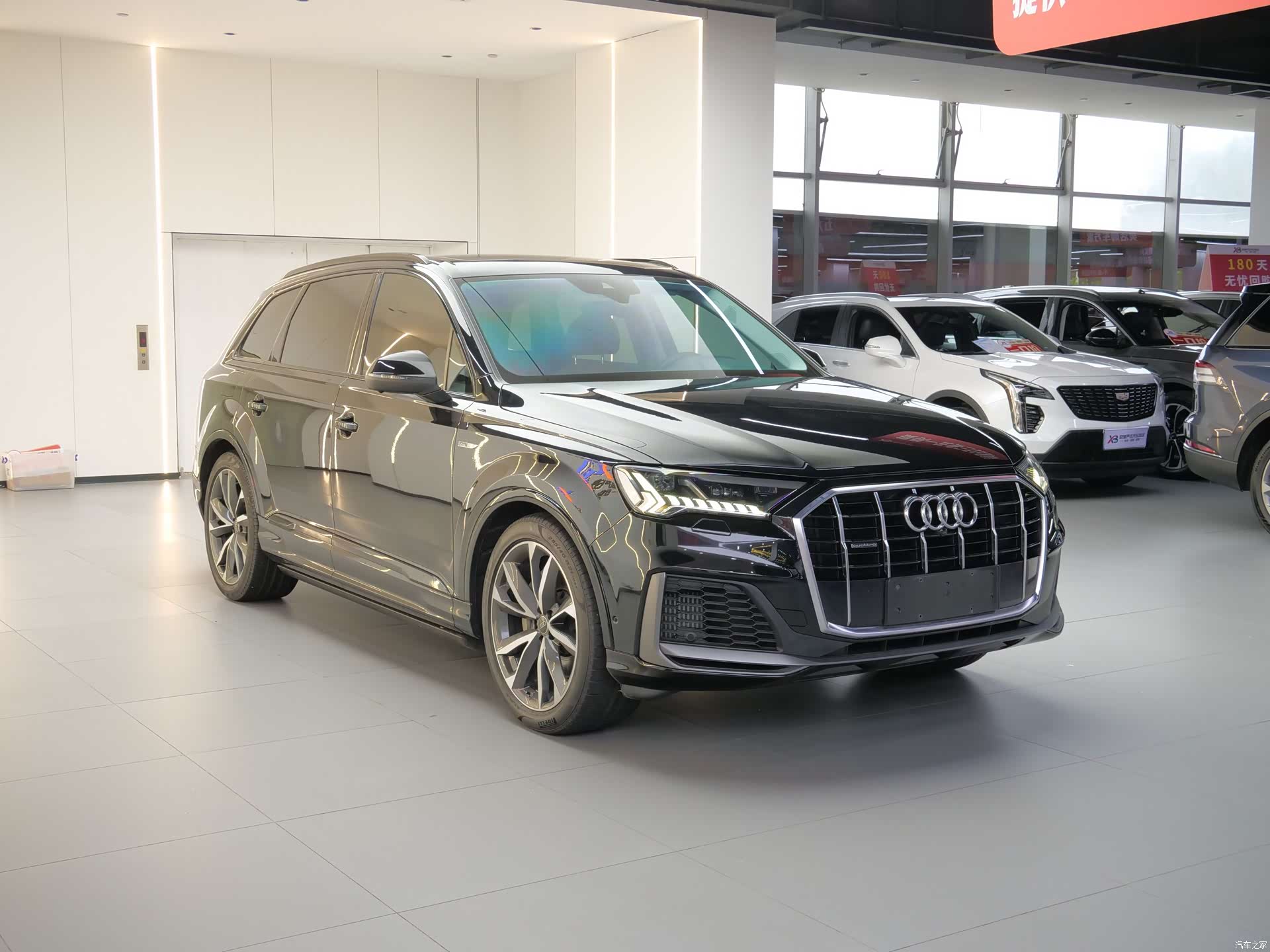 Audi Q7, 2022 3