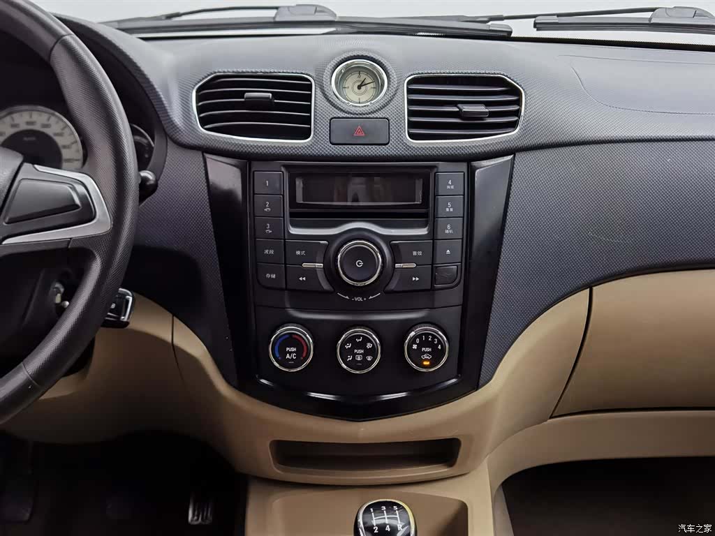 Wuling Hongguang, 2013 12