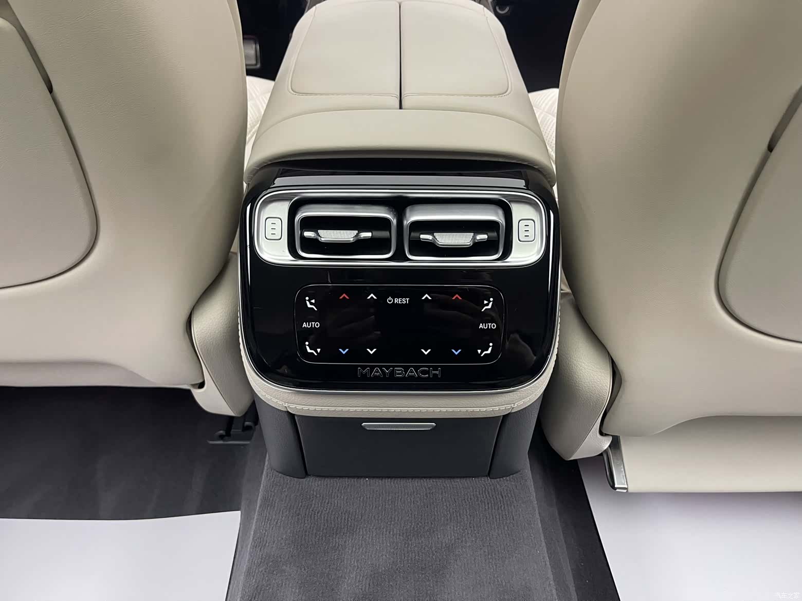 Maybach S-Class, 2022 9