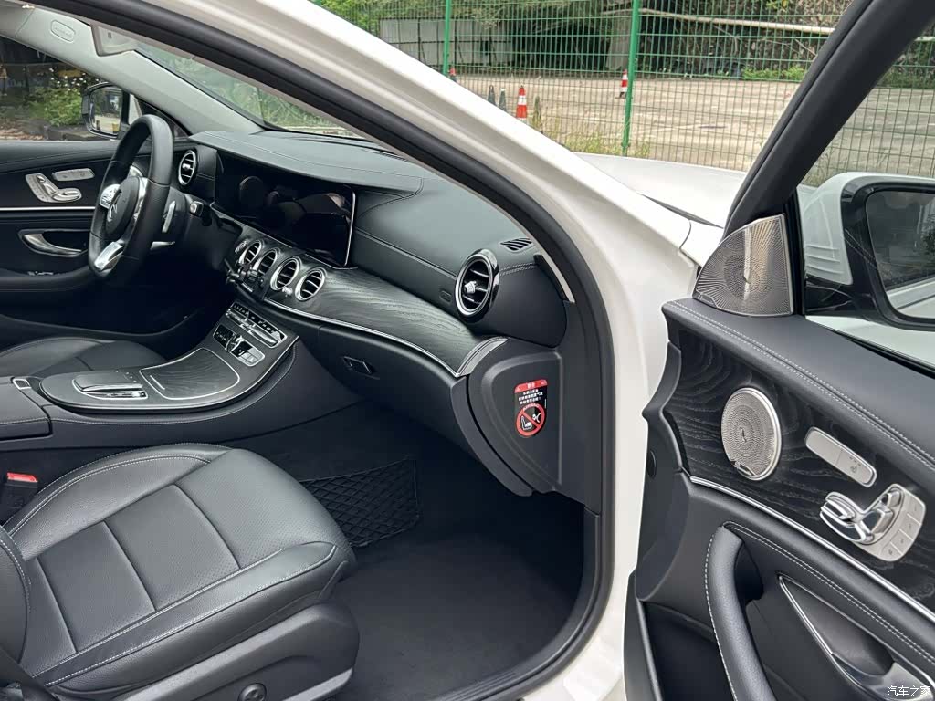 Mercedes-Benz E-Class, 2019 11