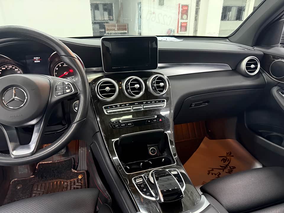 Mercedes-Benz GLC Mercedes-Benz GLC